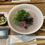 富小路粥店的实拍图