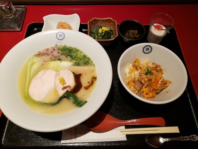 recommendations image for 博多鶏ソバ 華味鳥 阪急梅田本店