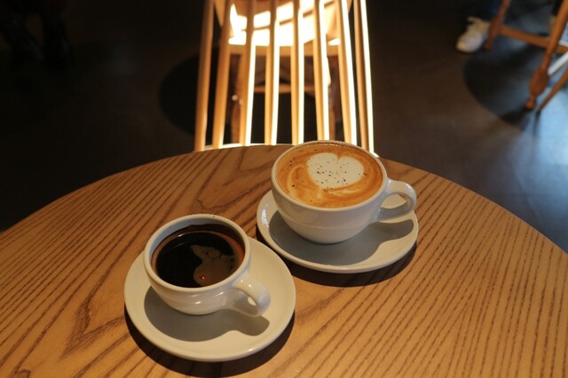 ブルーボトルコーヒー 京都六角カフェ的实拍高清图