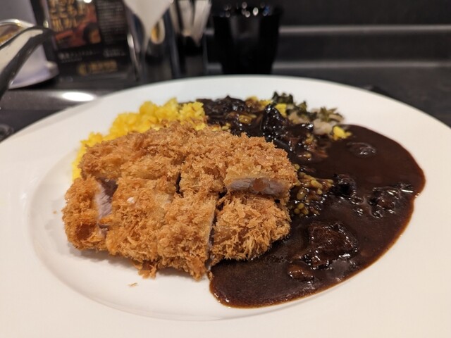 recommendations image for 旨さと辛さがここちよい黒カレー 萬栄カレー