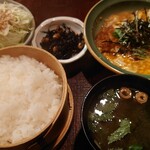 ごはんや的实拍图
