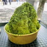 豆政　 金閣寺境内売店的實拍圖