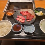 焼肉家 KAZU 神楽坂的实拍图