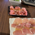 和牛×チーズ個室バル 肉の王様 天神大名店的实拍图