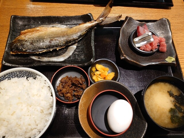 魚と酒 はなたれ 丸の内本店的實拍高清圖