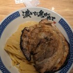 麺や兼虎 博多デイトス店的实拍图