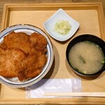 新潟カツ丼 タレカツ 神保町すずらん通り店的实拍图