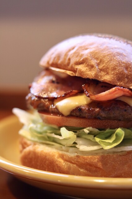 バーガーショップホットボックス的实拍高清图