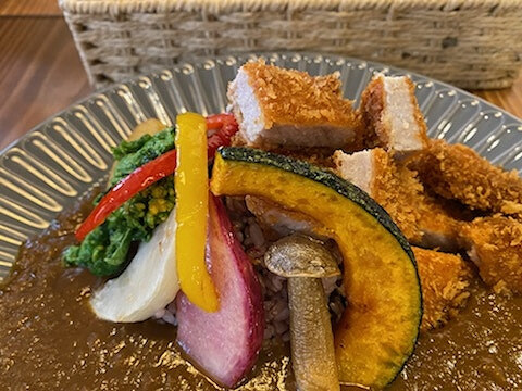 京フジハルカレー的实拍图