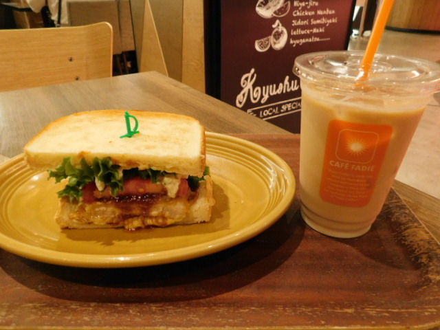 recommendations image for 三日月屋 CAFE 福岡空港店