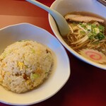 中華料理 東的实拍图