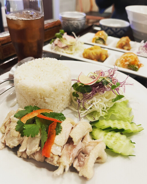 タイ料理 ガパオ的实拍高清图