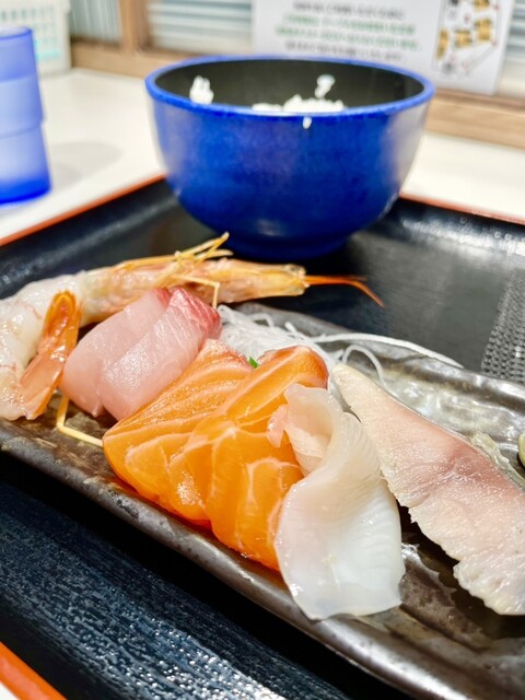 海鮮丼の駅前 阪神梅田店的实拍高清图