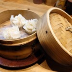 野菜巻き串と餃子 とらじ的实拍图