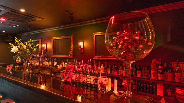 バー クラ クラ的实拍高清图