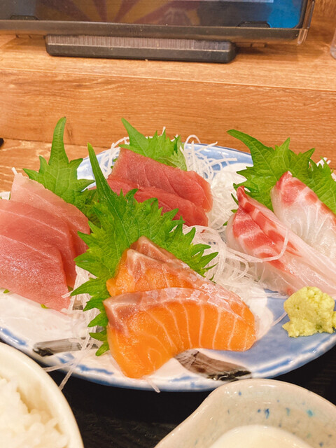 磯丸水産 新橋駅前店的實拍高清圖
