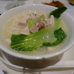 新橋亭的實拍圖