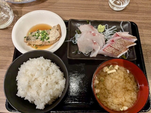 鮮魚と 絆 馬もつの店的实拍高清图