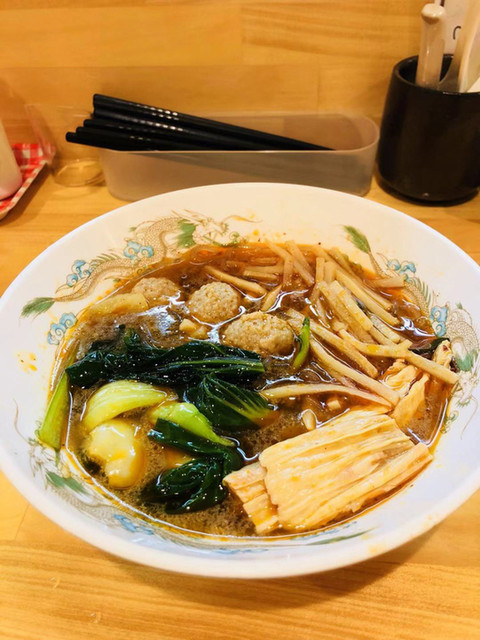 七色麻辣湯的实拍高清图