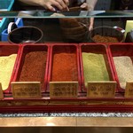 やげん堀 七味唐辛子本舗 新仲見世本店的實拍圖