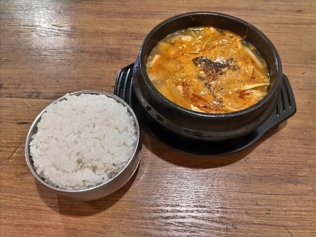 韓国料理豚ブザ 新宿店的實拍高清圖