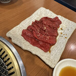 焼肉の三是的实拍图