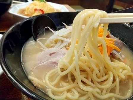 らーめん古潭 なんばCITY店的实拍高清图