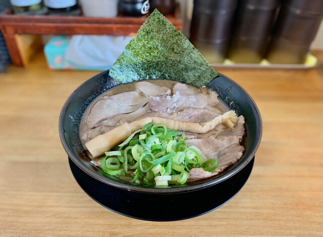 濃厚らーめん 驚麺屋的实拍高清图