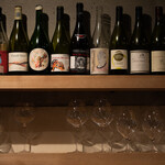 MON GALLERY AND WINE BAR的實拍圖