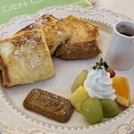 DEN CAFE的实拍图