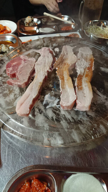 黒門豚美人的實拍高清圖