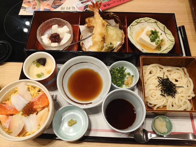 和食鍋処 すし半 深井店的实拍高清图