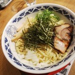 らーめん 亀王 阪急東通り店的實拍圖