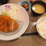 とんかつ いなば和幸 田町センタービル的实拍图