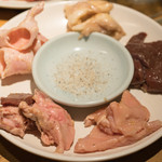 ホルモン焼肉 縁 西荻窪店的實拍圖