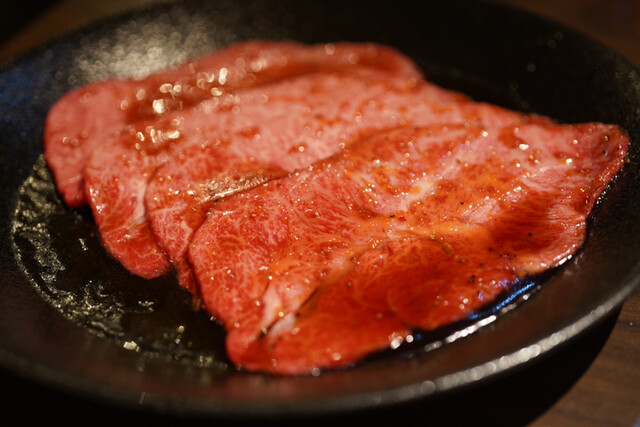 黒毛和牛焼肉 白か黒的實拍高清圖