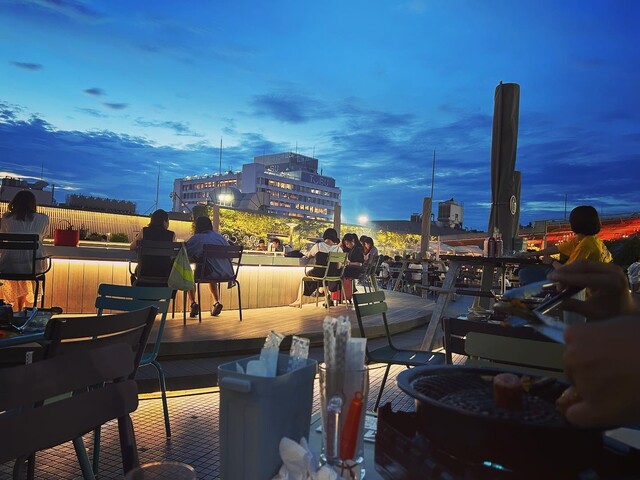 食と緑の空中庭園的实拍高清图