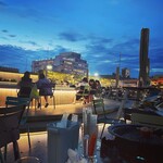 食と緑の空中庭園的实拍图