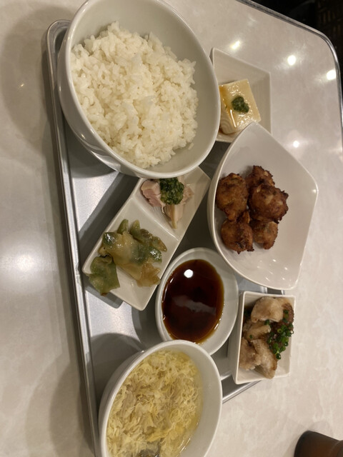 伯爵の肉団子 新宿御苑店的实拍高清图