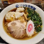 三ツ矢堂製麺 中目黒店的實拍圖
