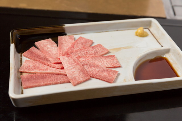 炭火焼肉ながとや的实拍高清图