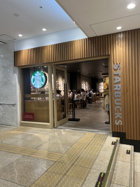 スターバックスコーヒー 東京駅 グランルーフ フロント店的實拍高清圖