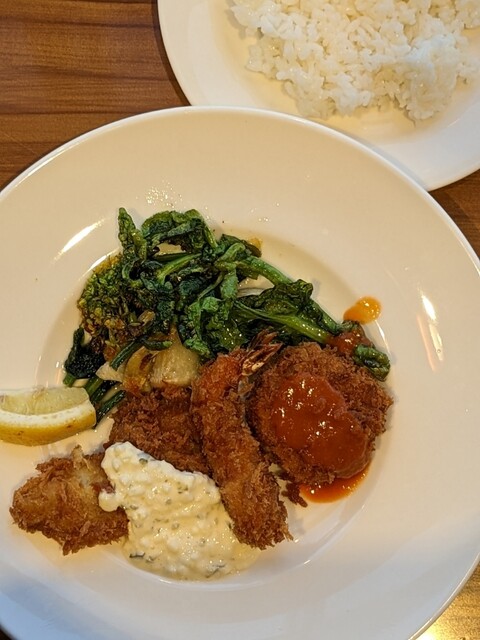 洋食 まどい食堂的实拍高清图
