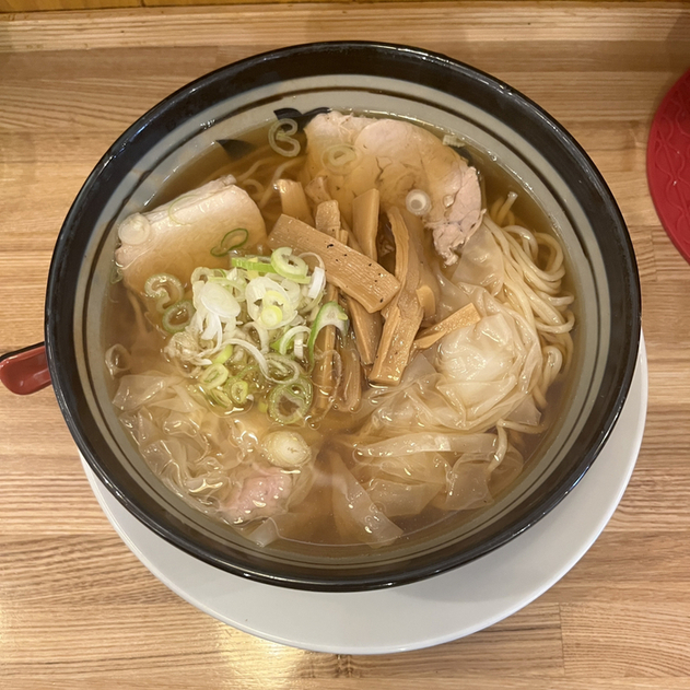 ワンタンメンの満月 三鷹店的实拍图