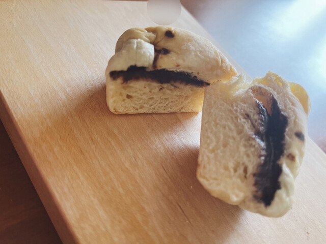 MILK IN BREAD的实拍高清图