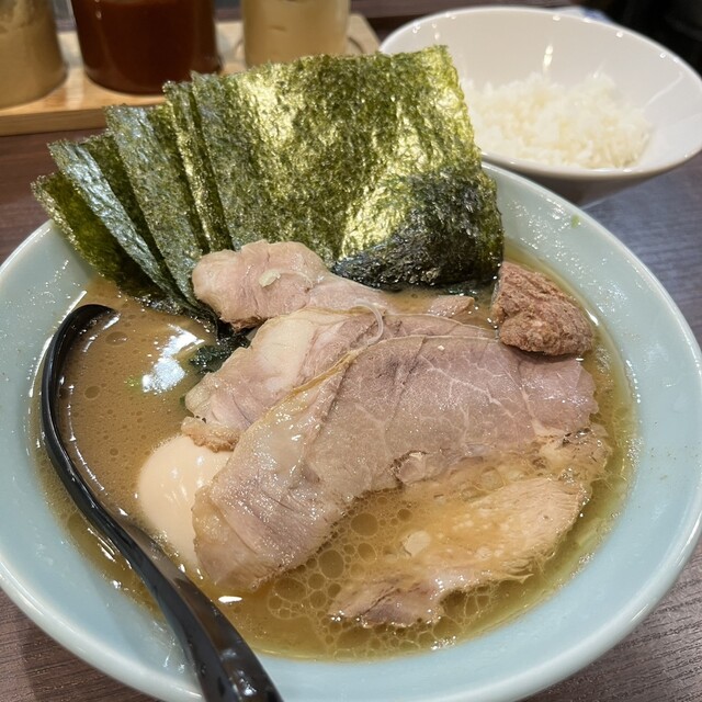 横浜家系らーめん侍 渋谷本店的實拍高清圖