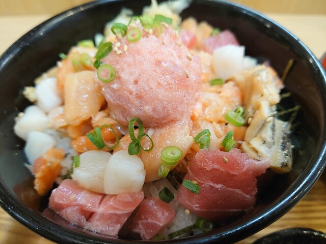 銀八丼 東大赤門前店的实拍高清图