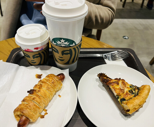 スターバックスコーヒー エトモ祐天寺店的实拍高清图
