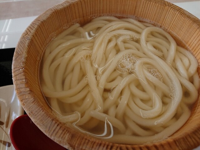 丸亀製麺 イオンモールKYOTO店的实拍高清图