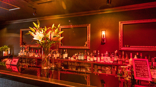 バー クラ クラ的实拍高清图